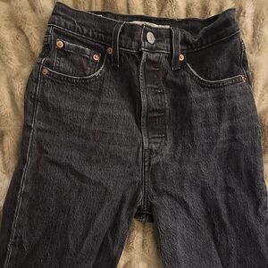 Levi’s Ribcage Straight Ankle jeans, black acid wash